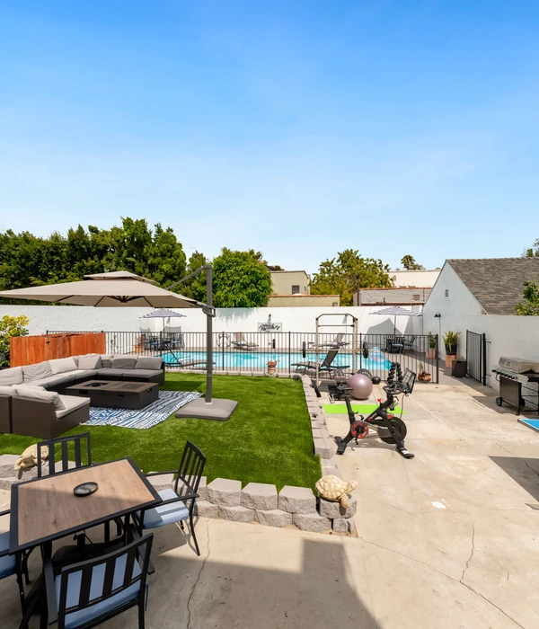 Pool area